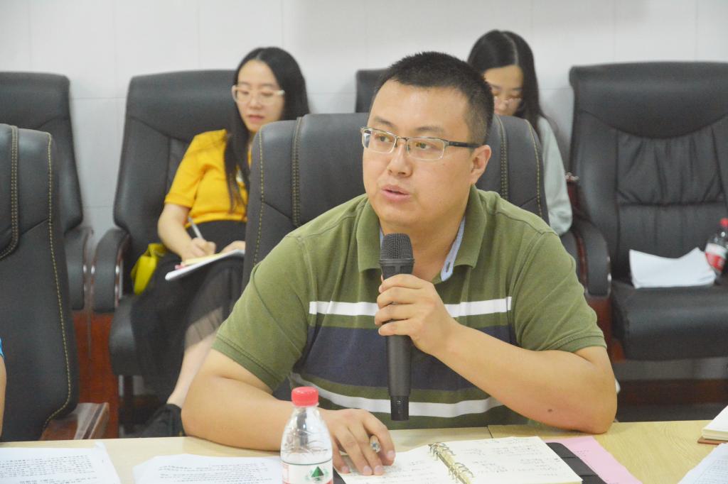 参会代表发言